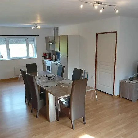 Grand Appartement Avec Terrasse Wignehies Buitenkant foto